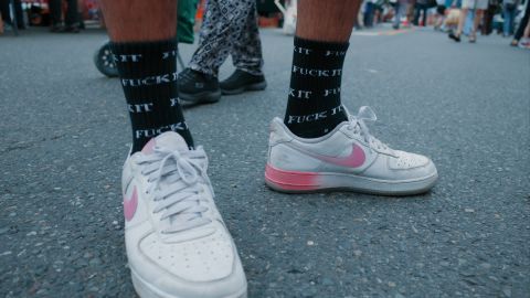 略带白昼效果的冷蓝色调