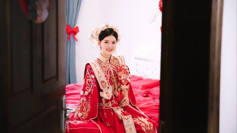 婚礼情绪光中低对比粉棕肤