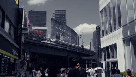 暖调低饱和电影感